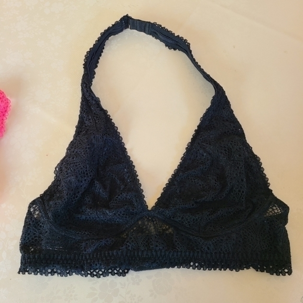 Victoria's Secret Bundle Of Two Coral And‎ Black Bralette - Picture 3 of 9